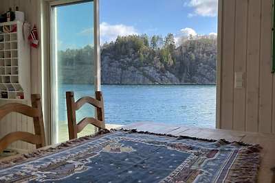 6 person holiday home in Rubbestadneset