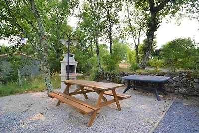 Fijn appartement in Largentière met zwembad