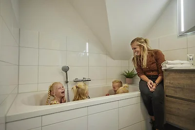 Mooie villa met luxe terras, vlakbij Roermond
