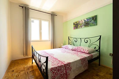 Appartamento semplicistico a Rogoznica vicino...