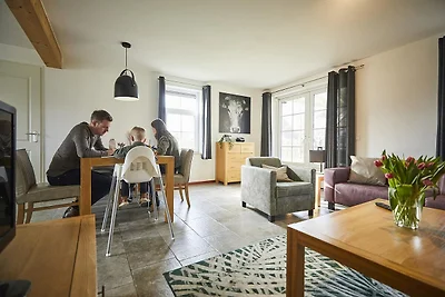 Kindvriendelijke villa met sauna in Limburg