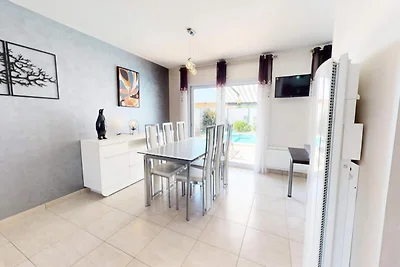 Villa in Saint-Gilles mit privatem Pool