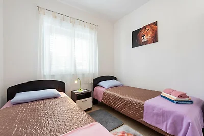 Apartment in Nevi?ane f�r 6 Personen