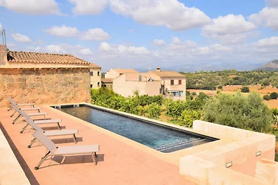 Haus in Llubá mit entspannendem Außenbereich