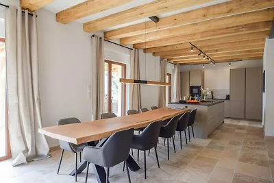 Elegante Villa für 10 Gäste mit Pool- und...