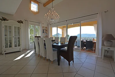 Schöne Villa in Vidauban mit Swimmingpool