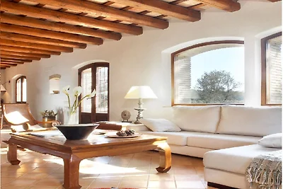 Villa in Navata met zwembad
