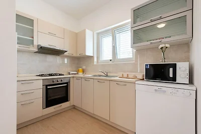 Apartment in Nevi?ane f�r 6 Personen