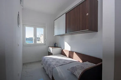 Apartments Happy Holiday - Two Bedroom Apartm...