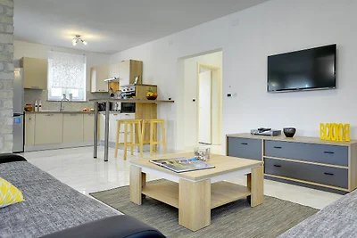 Moderne Villa mit privatem Pool in Strandnähe