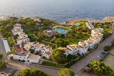 Bella casa vacanze con piscina in comune