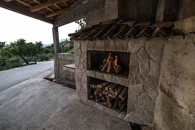 Geräumiges Haus mit Terrasse und Blick in die...