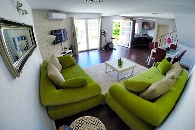 Zara Komfortable Ferienresidenz