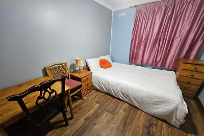 Belvilla Russel Court Hotel | Standard Triple