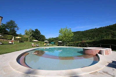 Villa ad Apecchio mit Garten