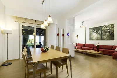 Geräumige Villa mit eigenem Pool in Gennadi
