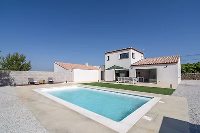 Villa contemporanea con piscina privata