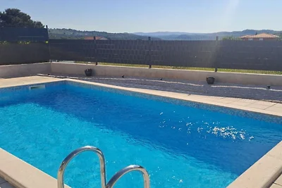 Casa de vacaciones en Buje con piscina.