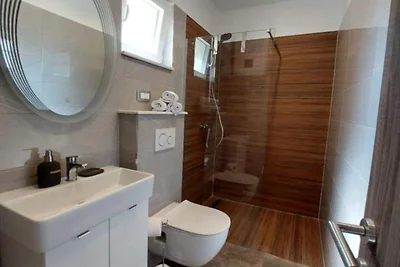 Villa Tamaris - Two Bedroom Holiday Home with...