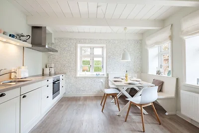 Ferienhaus in Utersum mit Schwimmbecken