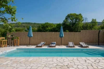 Eli Rustic mit privatem Pool