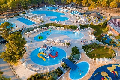 Apartments im Zaton Holiday Resort mit Pool-e...