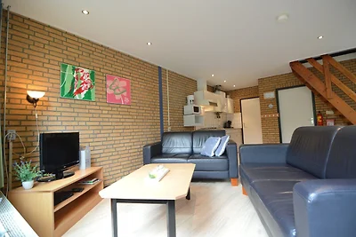 Ferienhaus eines üppigen Waldes in Limburg