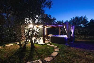 Capisanta Stone Cottage - One Bedroom Holiday...