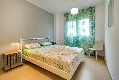 Appartement in Fenals bij Prachtige Stranden
