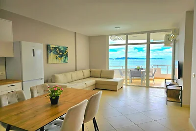 Apartment in Saranda with Stunning Sea Views