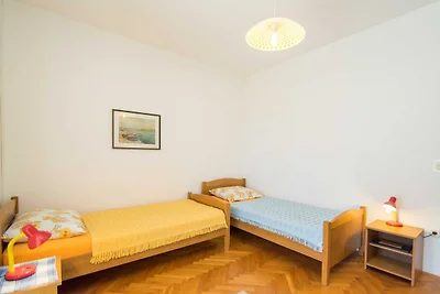 Comfortable Kastel Stafilic Apartment with Ba...
