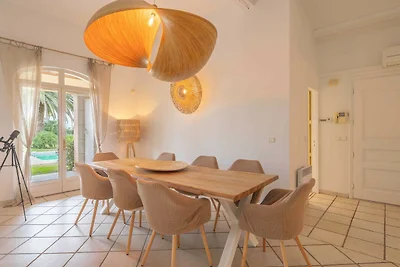 Geräumige Villa mit Pool und Klimaanlage für ...