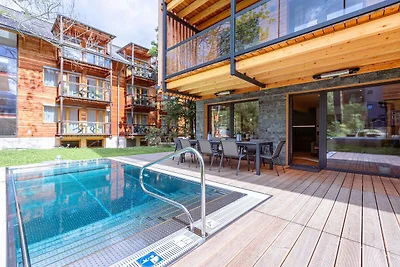 Ansprechende Wohnung mit Pool