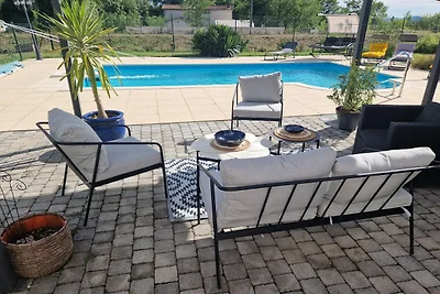 Apartment mit Swimmingpool, WLAN