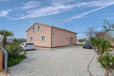Casa de vacaciones en Kastelir con piscina.
