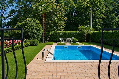 Freistehende Villa in Brezzo di Bedero