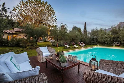 Boerderij met privézwembad in Camaiore
