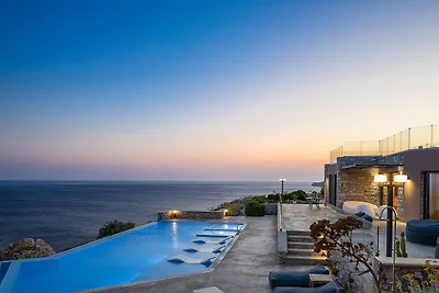 Seafront luxury villa,infinity pool & devine...