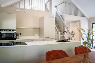 Luxuriöse Ökovilla mit Waldblick für 6...