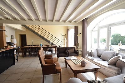 Geräumige Villa mit Pool in Vinzelles