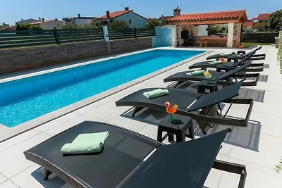 Wohnung in Fazana mit Schwimmbecken