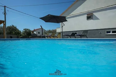 Villa in Glavica mit Schwimmbecken