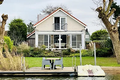 Eleganter Bungalow am Wasser für 6 Personen