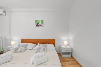 Holiday Home Marija - Three Bedroom Holiday H...