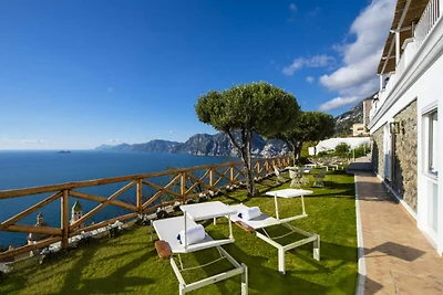 Villa a Praiano con vista sul mare di Capri