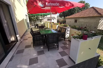 Geräumiges Ferienhaus mit großer Terrasse, 2 ...