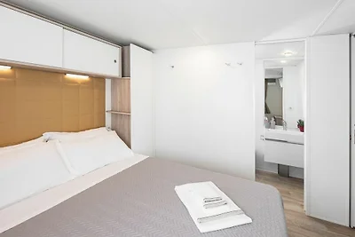 Maxi Caravan Gold Bellevue Beach