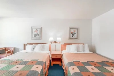 Eureka Springs | 2 Queensize-Betten