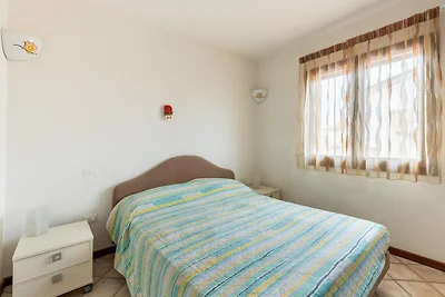 Mit Garten, Parkplatz und Klimaanlage