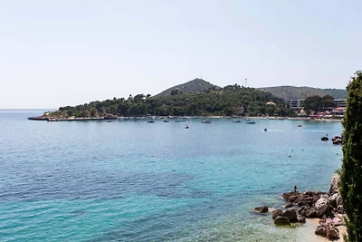 Villa Mirjana - One Bedroom Apartment with Te...